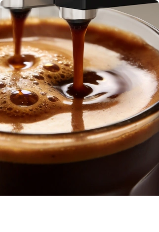 Golden, Silky-Smooth <br class="coffeemas_c-pc-hide">Crema Extraction